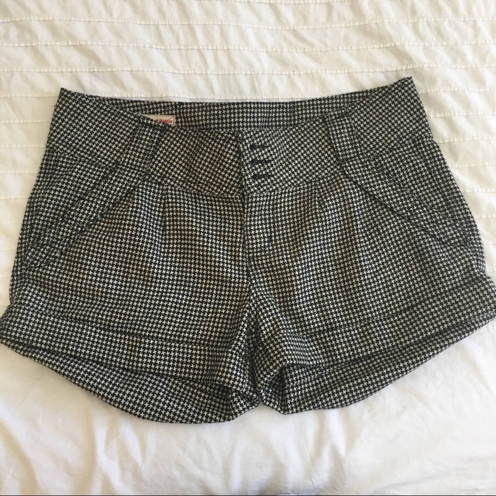 Plaid / Herringbone Shorts